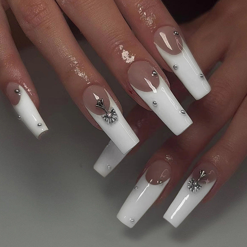 milky-white-french-crowe-heart-sweet-cool-babes-manicure-flash-fake-nails-ins-wind-wear-nail